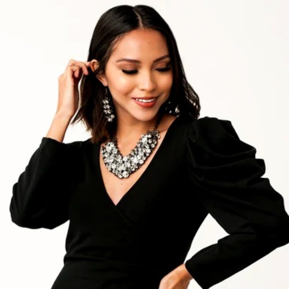 Dazzling Rhinestone Necklace & Earrings Set